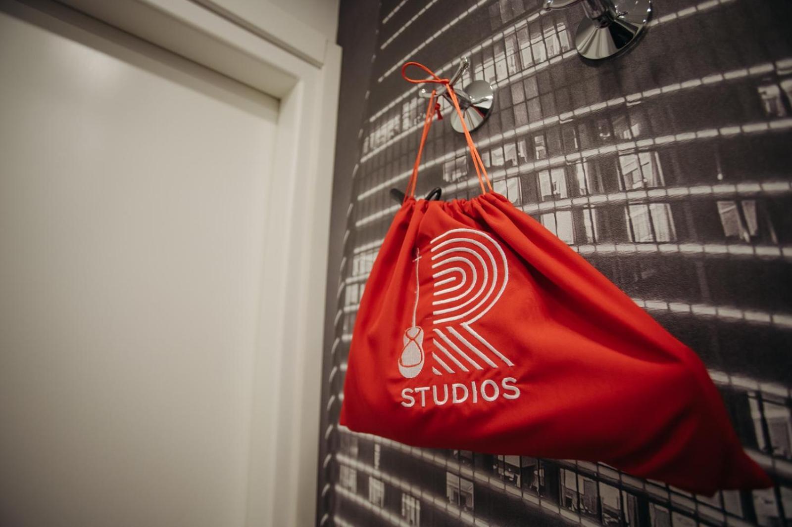 R Studios Old Bakoe Buitenkant foto